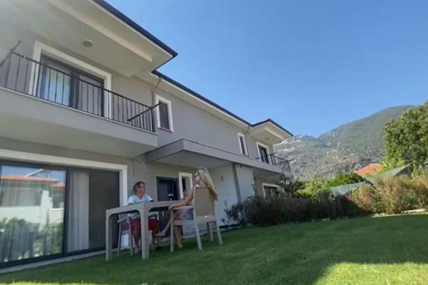 Na fotografii je vidět objekt Villa Yüksel nacházející se ve městě Ula.