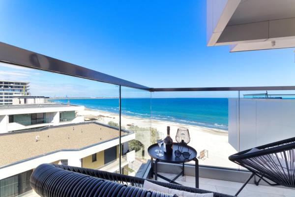 Vanilla Sky In Infinity Pool And Spa Resort - 