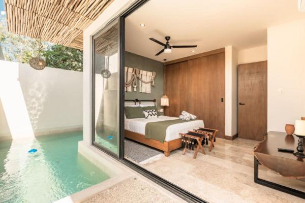 Na zdjęciu widoczny jest obiekt Gem in the Jungle Beach Club położony w mieście Tulum.
