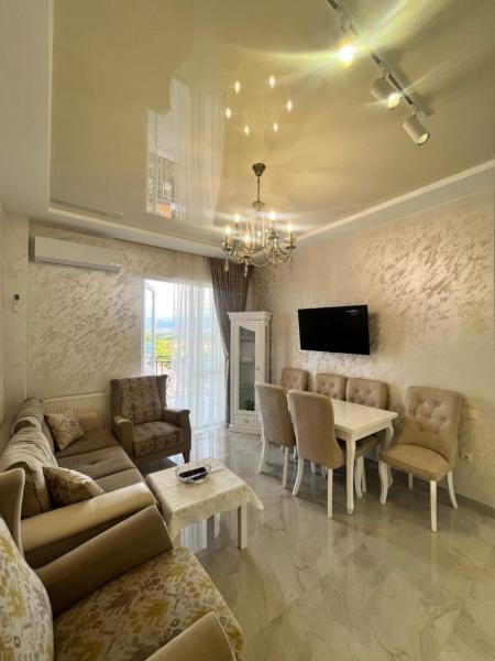 A la foto es mostra l'objecte The Golden Apartment situat a la ciutat de Kobuleti.