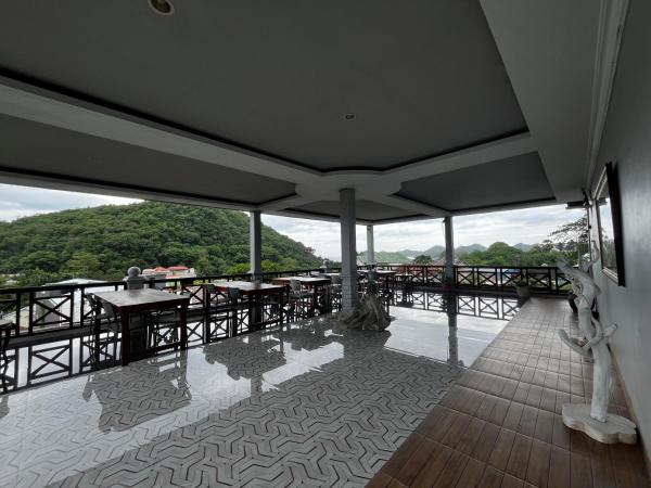 A la foto es mostra l'objecte SUNRISE HOTEL LABUAN BAJO situat a la ciutat de Labuan Bajo.