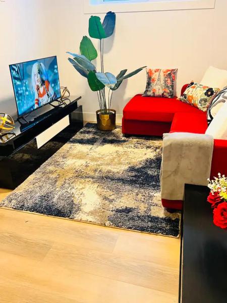 A la foto es mostra l'objecte B21 River Valley 2bd Basement Suite situat a la ciutat de Edmonton.