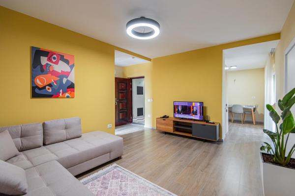 Na fotografii je vidět objekt ApartHotel EDA nacházející se ve městě Durrës.