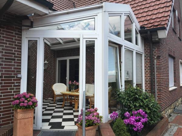 Op de foto is het object Haus - Neue Düne te zien, gelegen in de stad Geest.