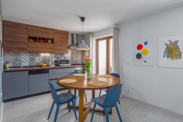 A la foto es mostra l'objecte Apartment Blu situat a la ciutat de Poreč.