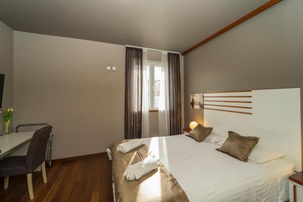 Op de foto is het object Luxury Rooms and Apartment Silente Bacvice te zien, gelegen in de stad Split.