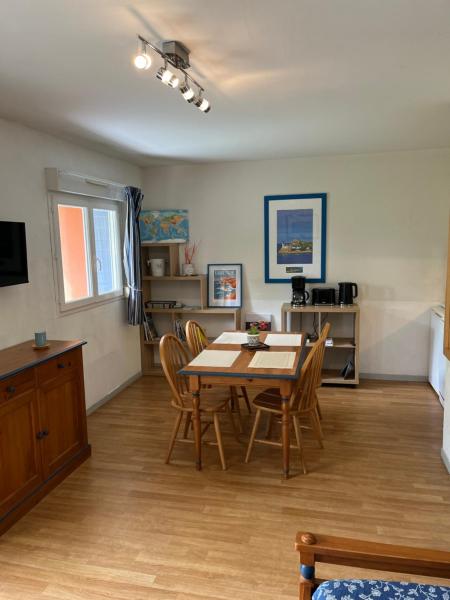På bildet vises objektet Appartement T3 équipé som ligger i byen Carantec.