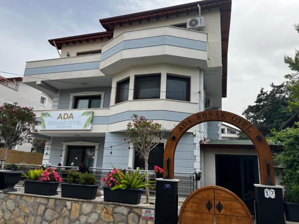 The photo shows the Ada Konak Otel located in the city of Urla.