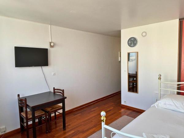 Kuva 2: Studio with Panoramic View: Live in Peace!