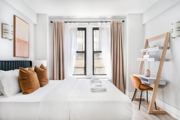 73-318 New Studio UWS Doorman Gym, New York