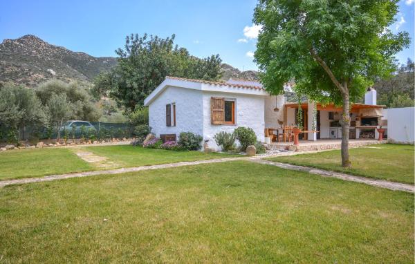 Maison En Bord De Mer À Solanas, Sinnai Avec Wi-fi - Solanas