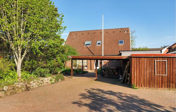 På bildet vises objektet Cozy Home In Großenwiehe With Wifi som ligger i byen Großenwiehe.