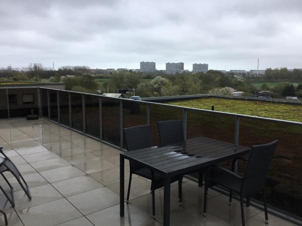 Auf dem Foto ist das Objekt Stor lejlighed tæt på Århus C. Stor tagterrasse in der Stadt Aarhus zu sehen.