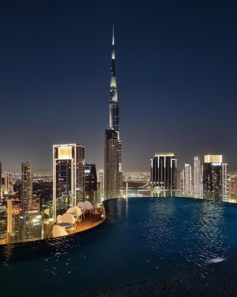 Na fotografii je vidět objekt 64th floor rooftop pool offering amazing Burj Khalifa views, 2BR apartment in Paramount Hotel Midtown nacházející se ve městě Dubaj.