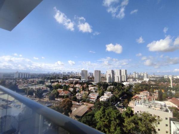 Na foto é possível ver o objeto דירה אורבנית צמודה לתל השומר localizado na cidade de Yehud.