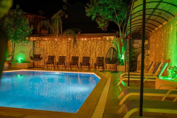 Auf dem Foto ist das Objekt Vois Kemer Hotel & SPA in der Stadt Kemer zu sehen.