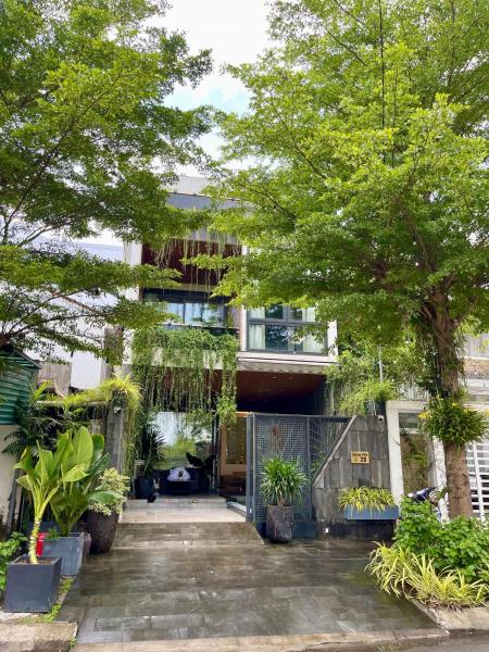 Deluxe Villa 5 Phòng Ngủ 6 Giường Lớn - Hue