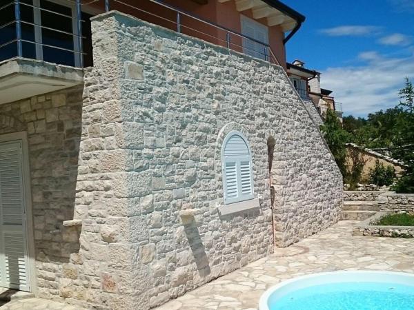 The photo shows the Vista Fantastico located in the city of Rabac.