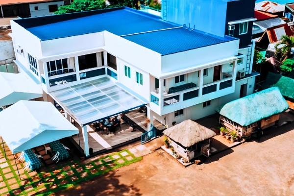 The photo shows the Hip Nautic Beach Resort powered by Cocotel located in the city of Balibago.
