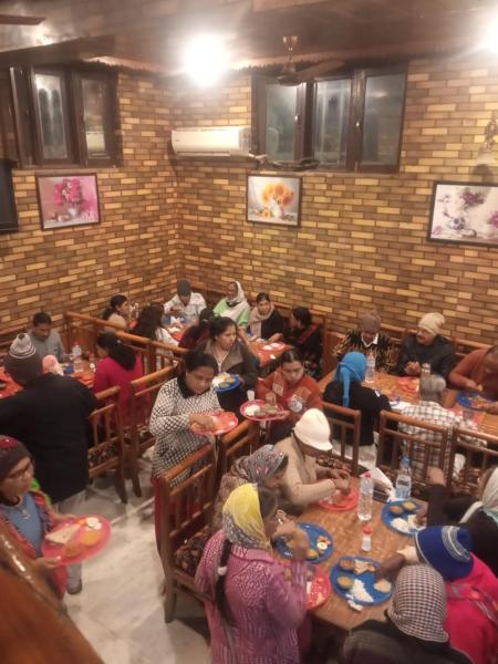 A la foto es mostra l'objecte Hotel dilshan situat a la ciutat de Srinagar.