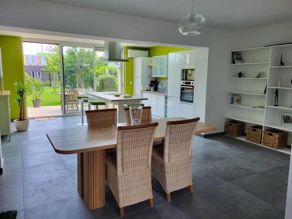 A la foto es mostra l'objecte Maison THEB situat a la ciutat de Saint-André-lez-Lille.