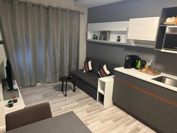 照片显示了位于Sathani Wat Sing市的Casa Bondia物件。