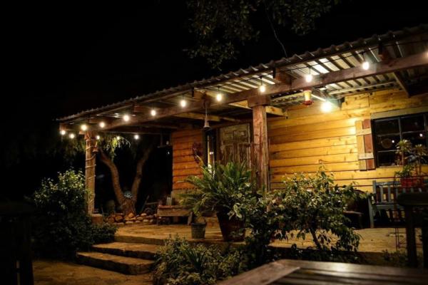 照片显示了位于Rinconada市的Rancho Callado - Kumiai Cabin物件。
