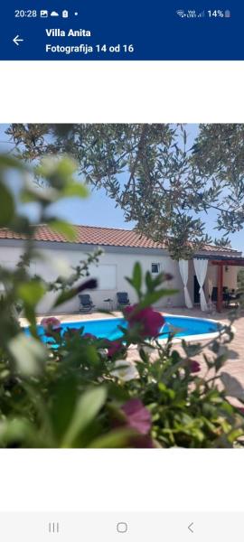 A la foto es mostra l'objecte VILLA ANITA situat a la ciutat de Sikovo.