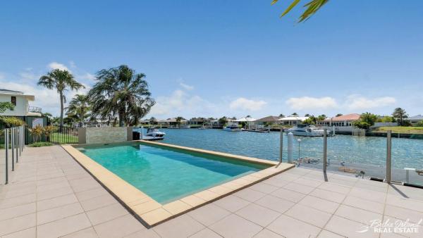 Canal Serenity Retreat - Brisbane