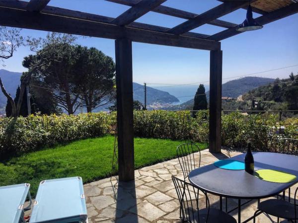 På billedet ses objektet Romantic Nest close to Cinque terre, sea view beliggende i byen Levanto.
