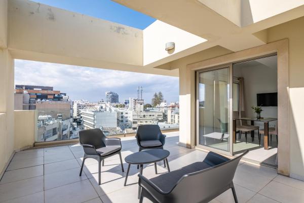 Downtown 2 Bedroom Penthouse - Larnaca
