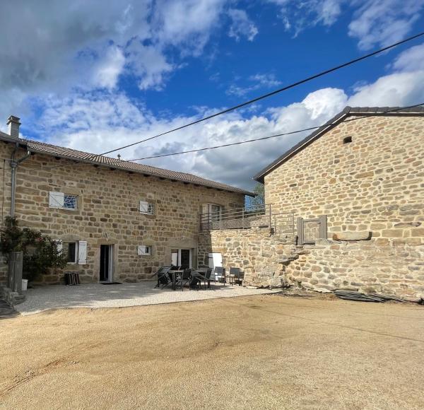 A la foto es mostra l'objecte Ô pré de jade situat a la ciutat de Saint-Pierre-Eynac.