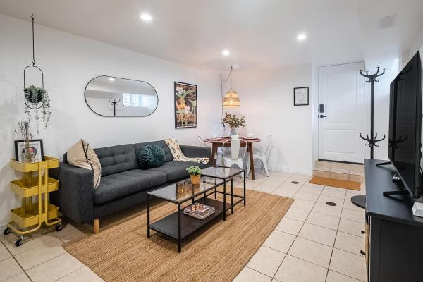 Na fotografii je vidět objekt Basement Suite with Private Patio in Davenport nacházející se ve městě Toronto.