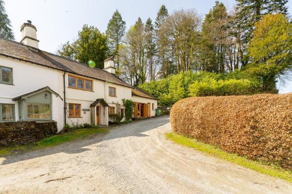 A la foto es mostra l'objecte Old Farmhouse situat a la ciutat de Hawkshead.