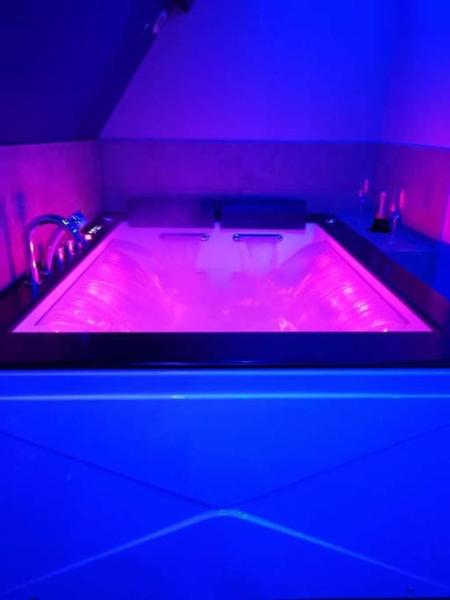 A la foto es mostra l'objecte Gîte tout confort avec baignoire balneo' situat a la ciutat de Boos.