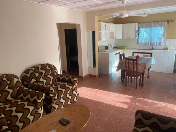 Na fotografii je vidět objekt Harmony house apartments nacházející se ve městě Ker Bakary.