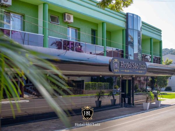 写真にはIraí市にあるHotel São Luiz Iraíが写っています。