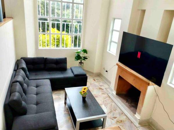 Na zdjęciu widoczny jest obiekt Casa con parking y terraza en sector exclusivo położony w mieście Envigado.