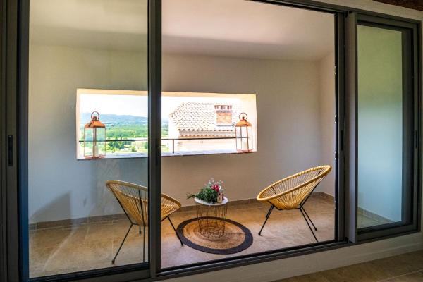 A la foto es mostra l'objecte Maison de village Luberon situat a la ciutat de Lauris.