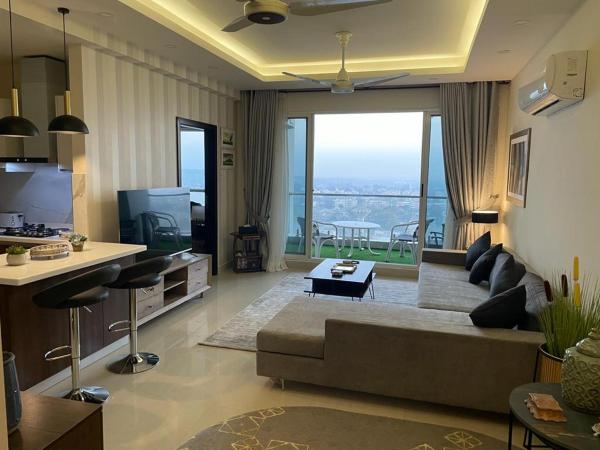La photo montre l'objet 2 Bed Room SUITE-Elysium Tower Opp Centaurus Mall situé dans la ville de Islamabad.