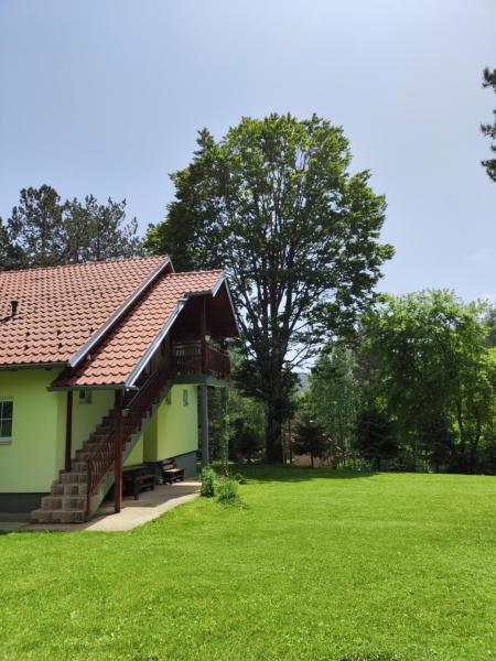 A la foto es mostra l'objecte Vila Priroda Divčibare situat a la ciutat de Divčibare.