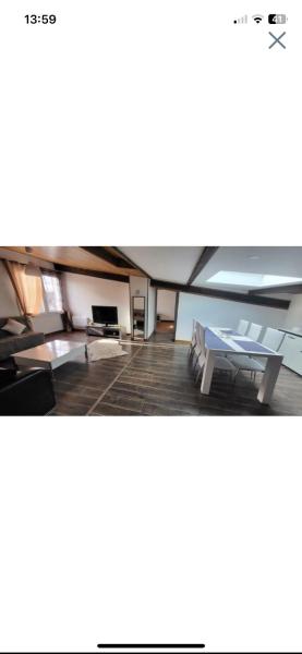 A la foto es mostra l'objecte Appartement proche Lyon situat a la ciutat de Genay.
