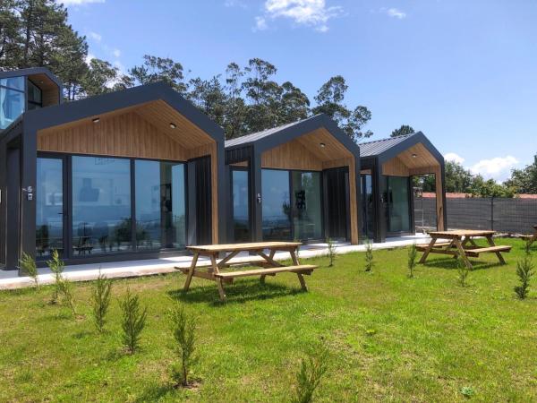 A la foto es mostra l'objecte OS BALCONS RÍA DE AROUSA II situat a la ciutat de Boiro.