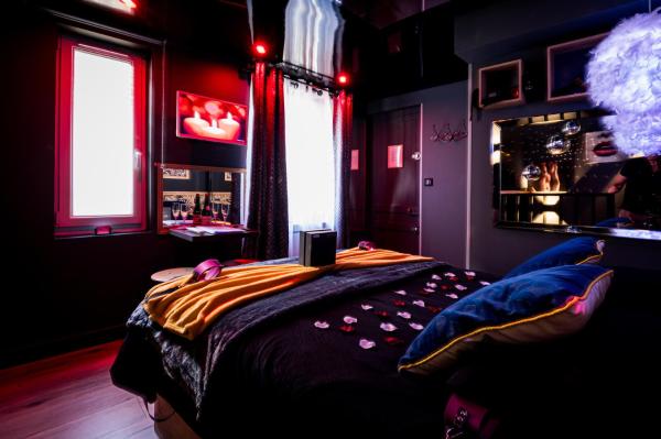 A la foto es mostra l'objecte Loveroom sauna, balnéo, parking privé dans le centre de Honfleur situat a la ciutat de Honfleur.