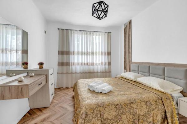 A la foto es mostra l'objecte Sam's Apartment situat a la ciutat de Berat.
