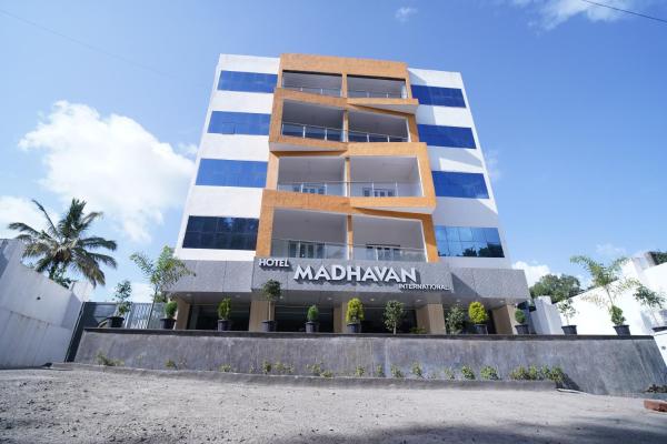 Auf dem Foto ist das Objekt Hotel MADHAVAN INN in der Stadt Wai zu sehen.