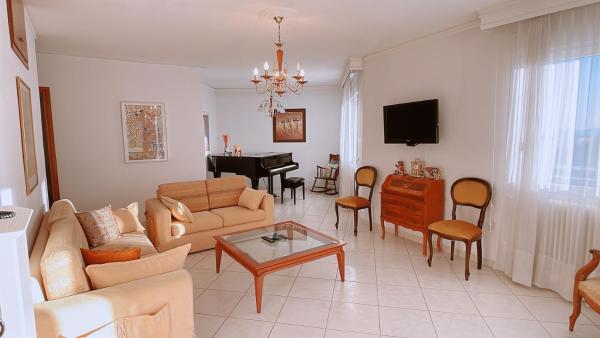 A la foto es mostra l'objecte Serviced Apartment with breathtaking Seaview and grand piano, suited for musicians, in Kavala situat a la ciutat de Kavala.