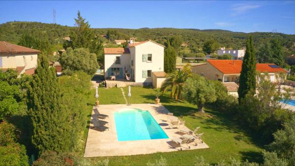 Na zdjęciu widoczny jest obiekt Serenite - Spacious Villa with private Pool- Near Pezenas położony w mieście Vailhan.