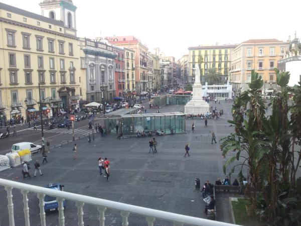 En la foto se muestra el objeto B&B Graziani Relais ubicado en la ciudad de Nápoles.