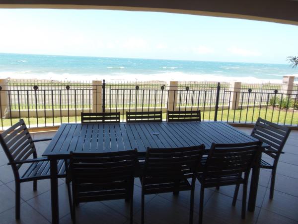 A la foto es mostra l'objecte Glyndale Sands 102 situat a la ciutat de Uvongo Beach.